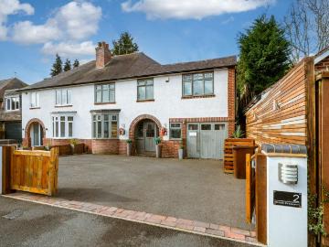 5 bedroom semi detached house for sale