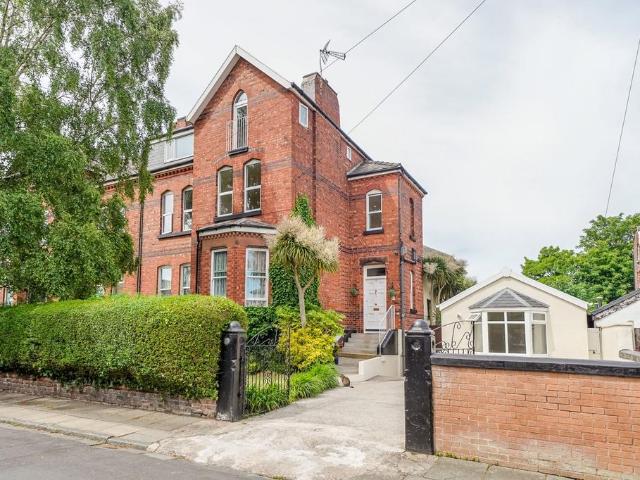 5 bedroom semi detached house for sale