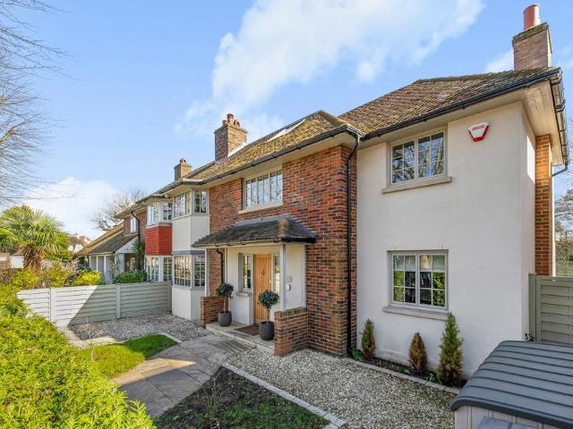 5 bedroom semi detached house for sale