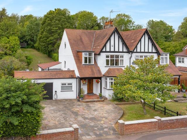 5 bedroom semi detached house for sale