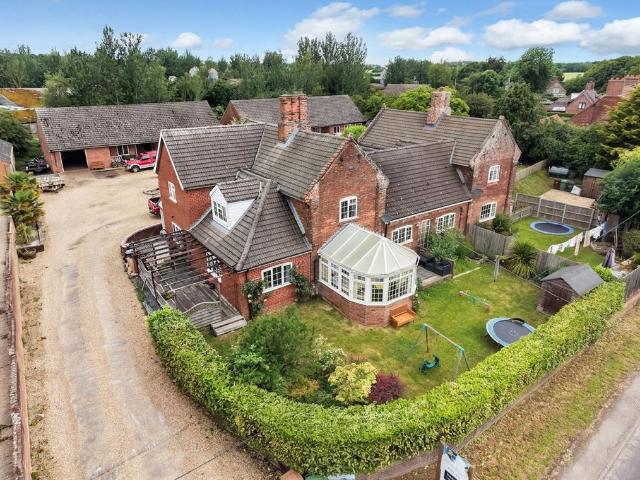 5 bedroom semi detached house for sale