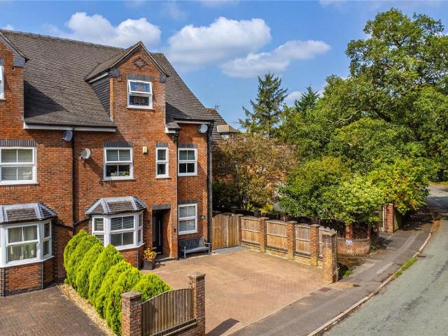 5 bedroom semi detached house for sale