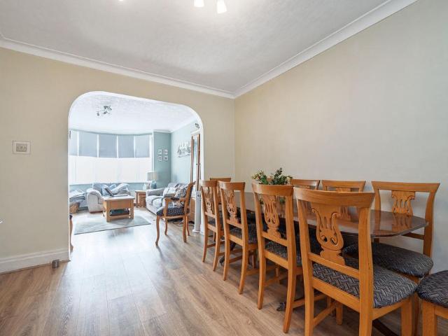 5 bedroom semi detached house for sale
