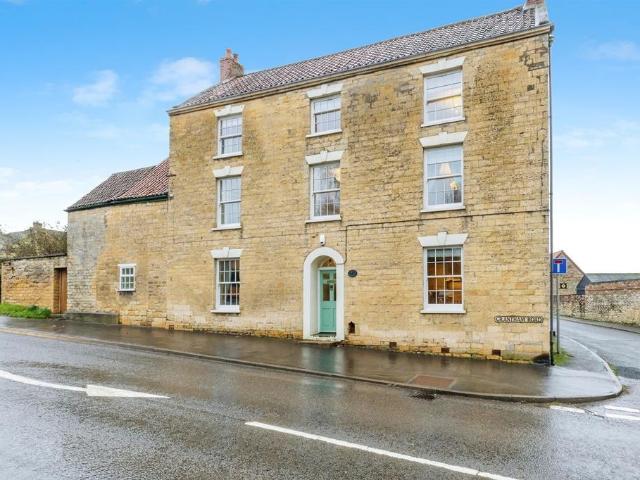 5 bedroom semi detached house for sale