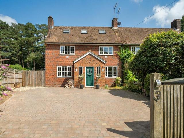5 bedroom semi detached house for sale