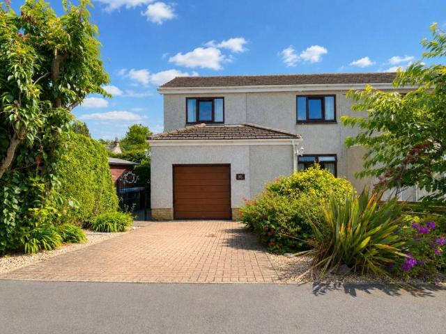 5 bedroom semi detached house for sale