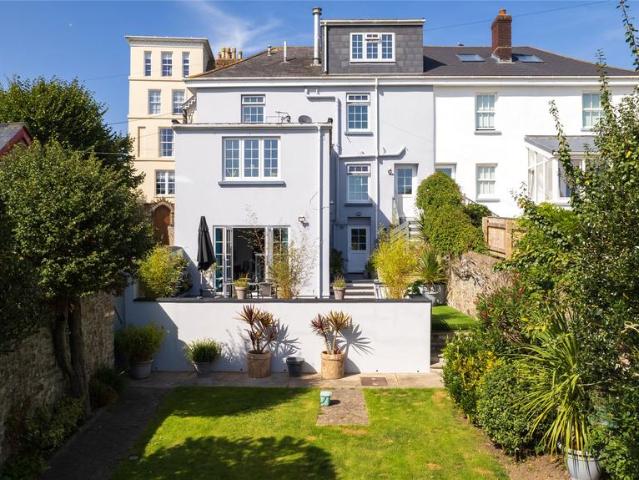 5 bedroom semi detached house for sale