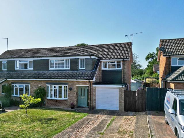 5 bedroom semi detached house for sale