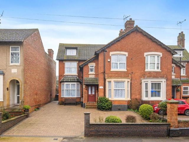5 bedroom semi detached house for sale