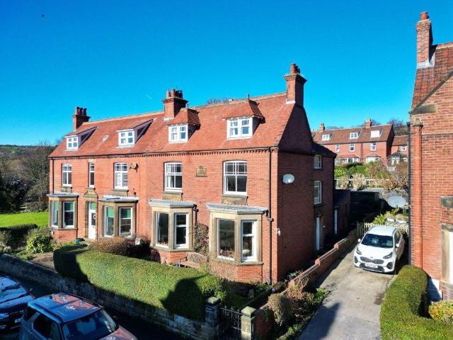 5 bedroom semi detached house for sale