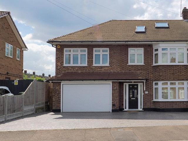 5 bedroom semi detached house for sale