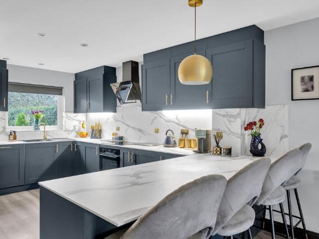 5 bedroom semi detached house for sale