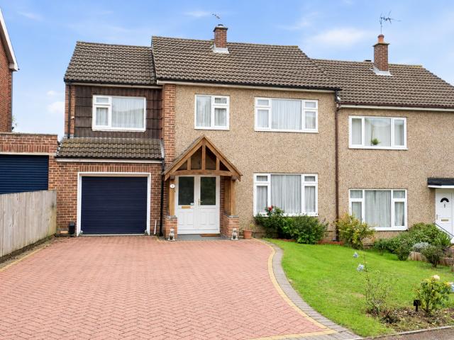 5 bedroom semi detached house for sale