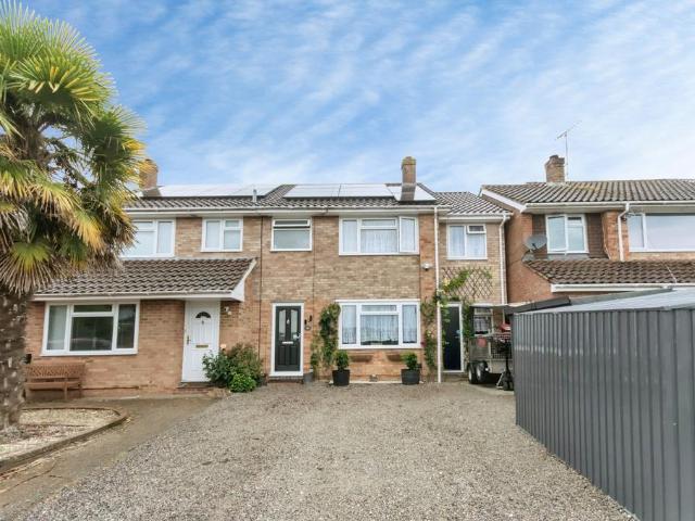 5 bedroom semi detached house for sale