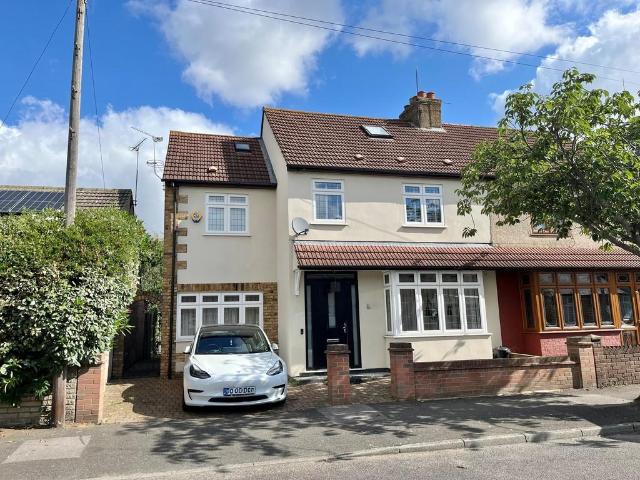 5 bedroom semi detached house for sale