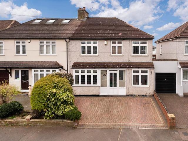5 bedroom semi detached house for sale