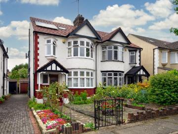 5 bedroom semi detached house for sale