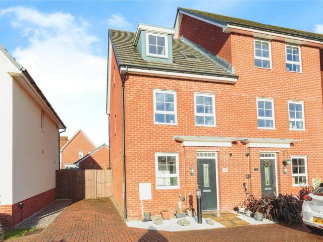 5 bedroom semi detached house for sale