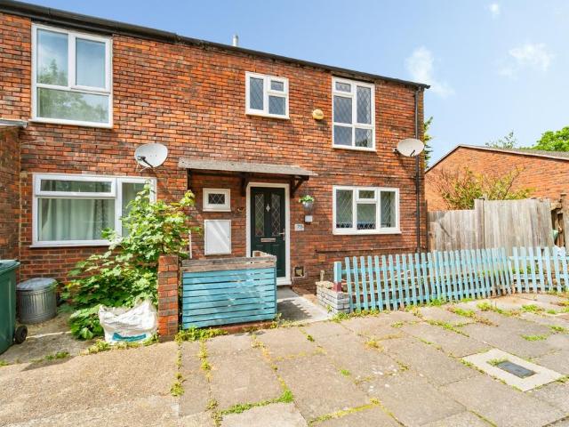5 bedroom semi detached house for sale