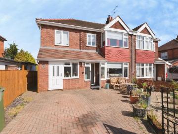 5 bedroom semi detached house for sale