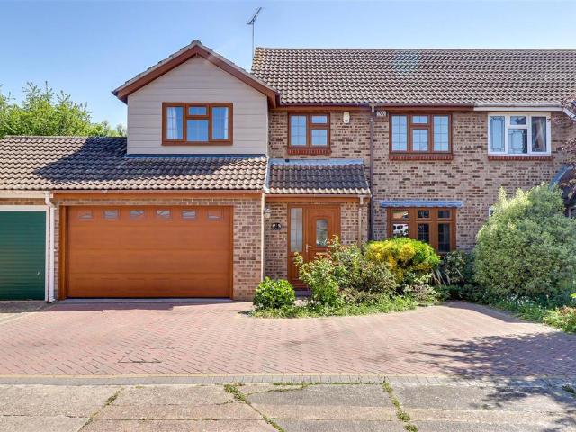 5 bedroom semi detached house for sale