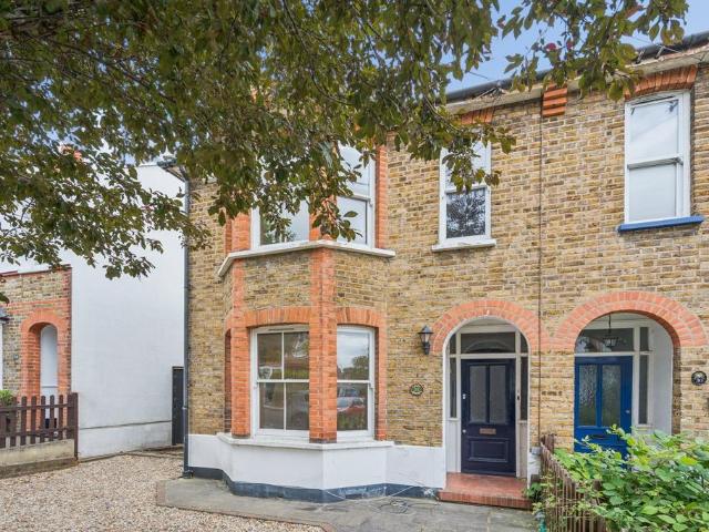 5 bedroom semi detached house for sale