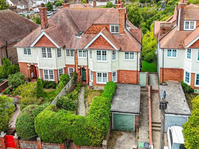 5 bedroom semi detached house for sale