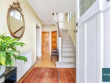 5 bedroom semi detached house for sale