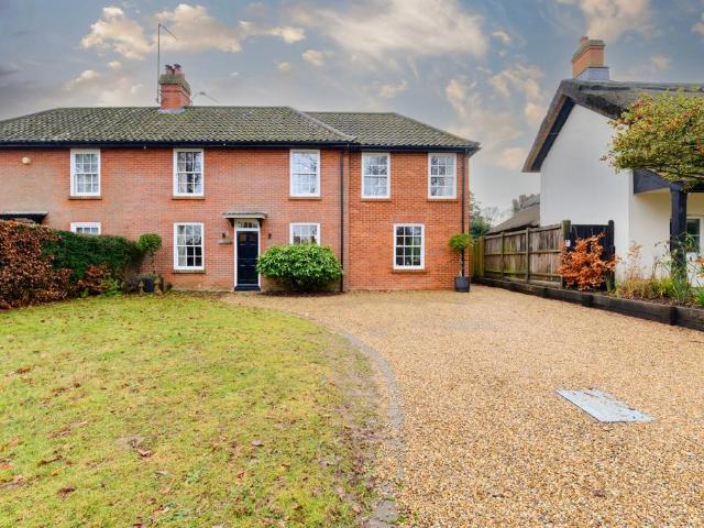 5 bedroom semi detached house for sale