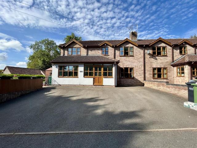5 bedroom semi detached house for sale
