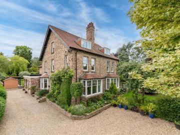5 bedroom semi detached house for sale