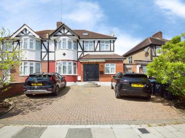 5 bedroom semi detached house for sale