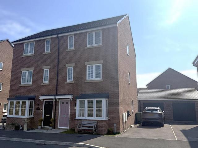 5 bedroom semi detached house for sale