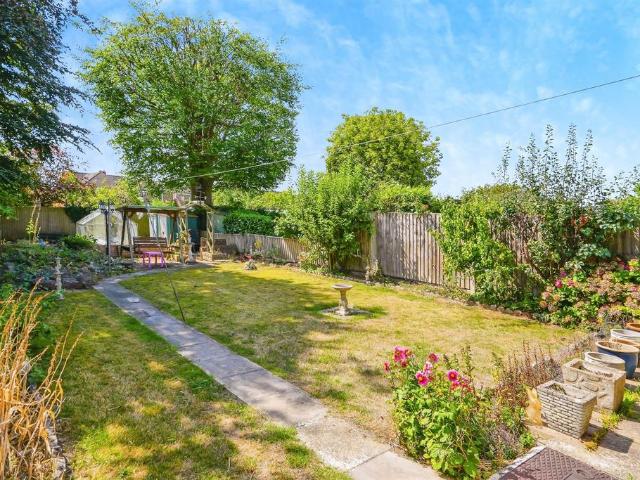 5 bedroom semi detached house for sale