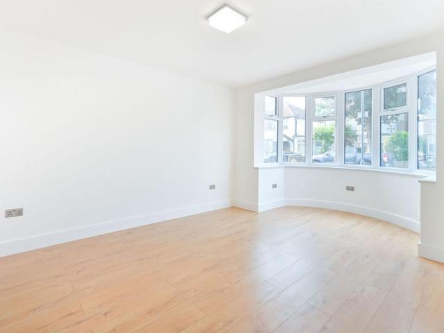 5 bedroom semi detached house for sale