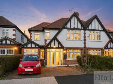 5 bedroom semi detached house for sale
