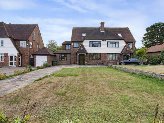 5 bedroom semi detached house for sale