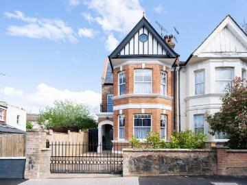Cricklewood, London, Greater London - Garden