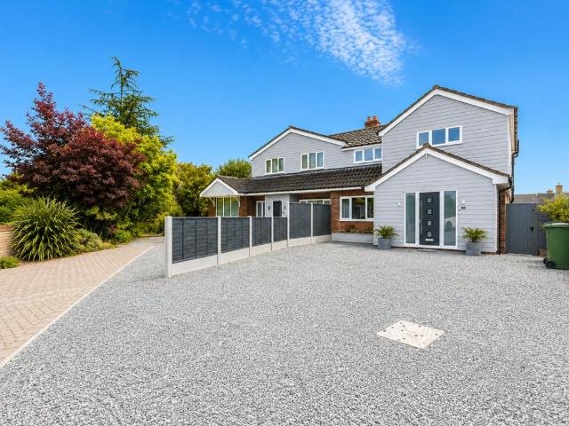 5 bedroom semi detached house for sale
