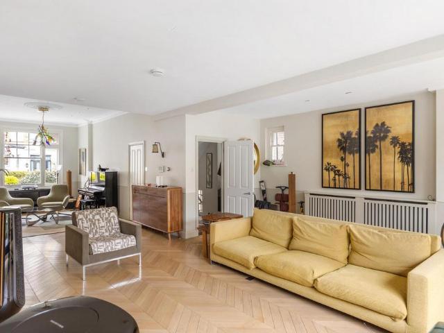 5 bedroom semi detached house for sale