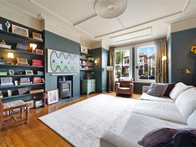 5 bedroom semi detached house for sale