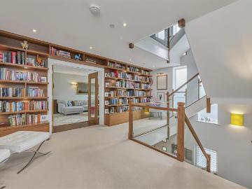 5 bedroom semi detached house for sale