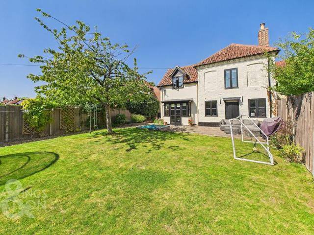 5 bedroom semi detached house for sale