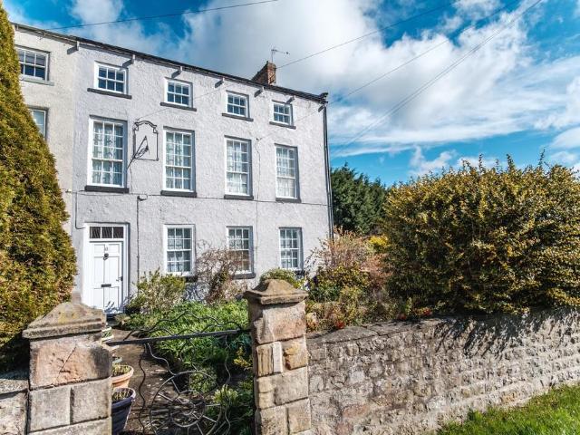 5 bedroom semi detached house for sale