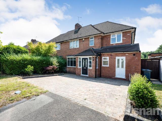 5 bedroom semi detached house for sale