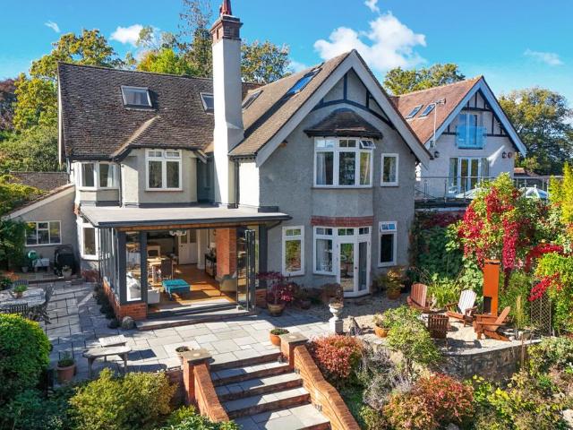 5 bedroom semi detached house for sale