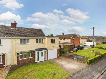 5 bedroom semi detached house for sale