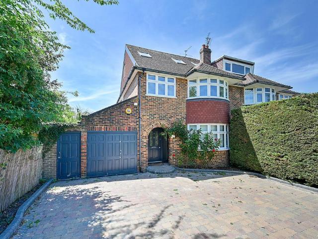 5 bedroom semi detached house for sale
