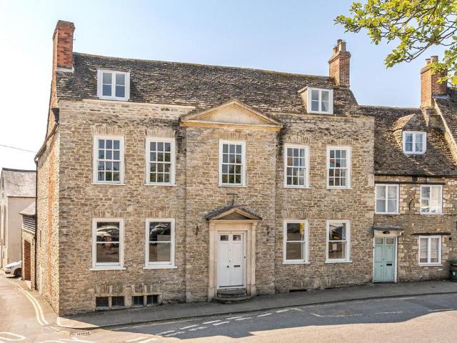 5 bedroom townhouse for sale
