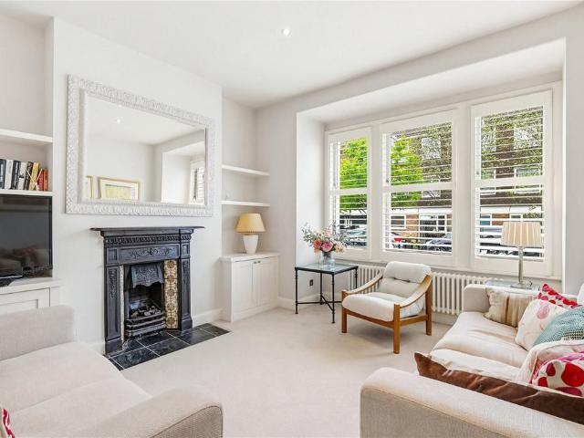 5 bedroom semi detached house for sale